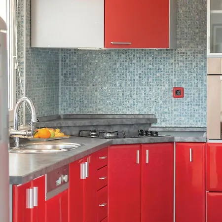 Appartement Three-bedroom In *