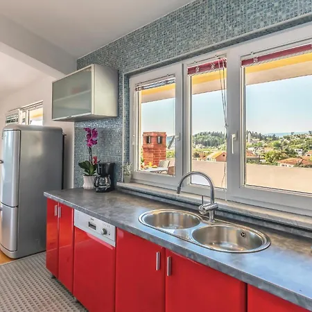 Appartement Three-bedroom In