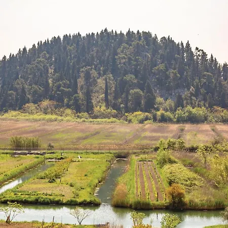 Appartement Three-bedroom In