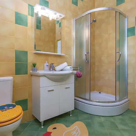 Three-bedroom In Appartement *