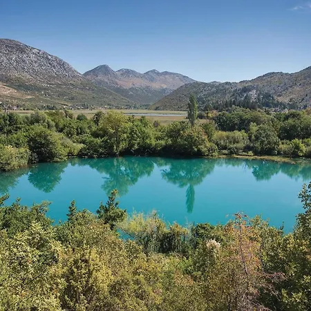 Διαμέρισμα Three-bedroom In *